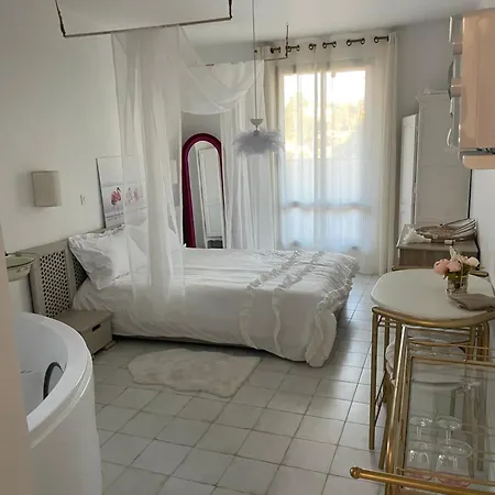 Love Room Les Tourtereaux Montauroux Exterior photo